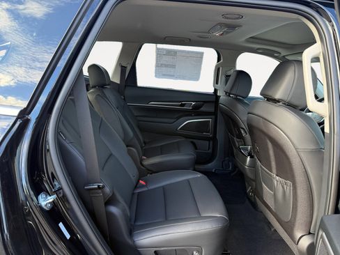 New 2025 Kia Telluride S image 18