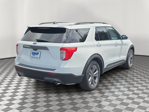 Certified 2021 Ford Explorer XLT w/ Equipment Group 202A RWD image 6