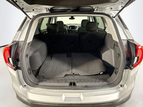 Used 2022 GMC Terrain SLE image 35