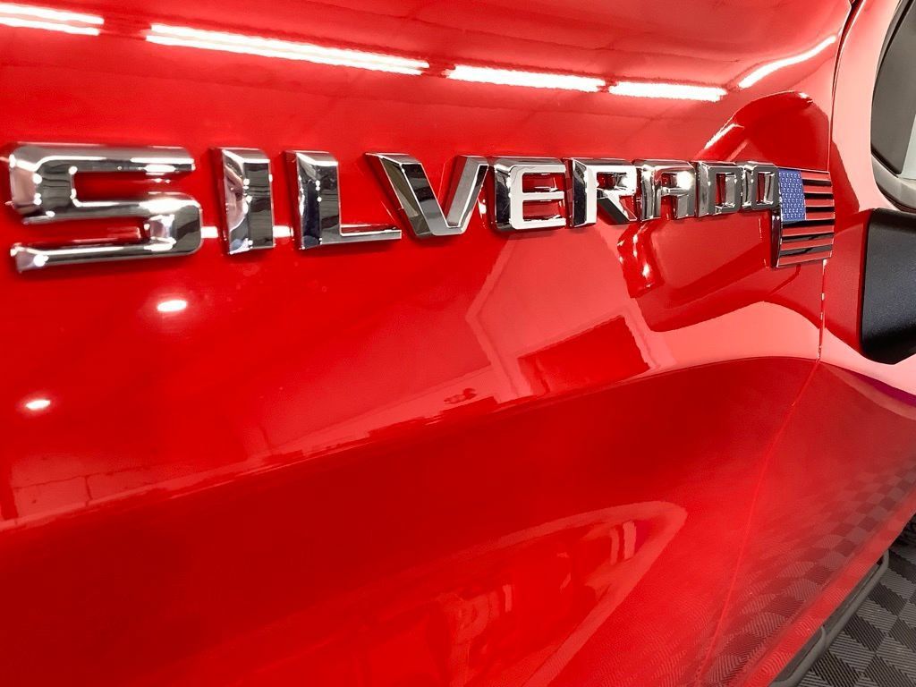 Used 2025 Chevrolet Silverado 1500 Custom AWD/4WD image 4