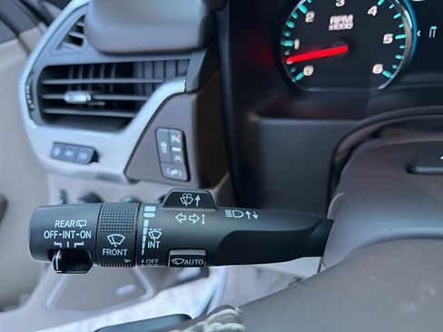 Used 2020 Chevrolet Suburban Premier w/ 6.2L Performance Package image 16