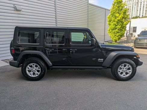 Used 2021 Jeep Wrangler Unlimited Sport AWD/4WD image 2