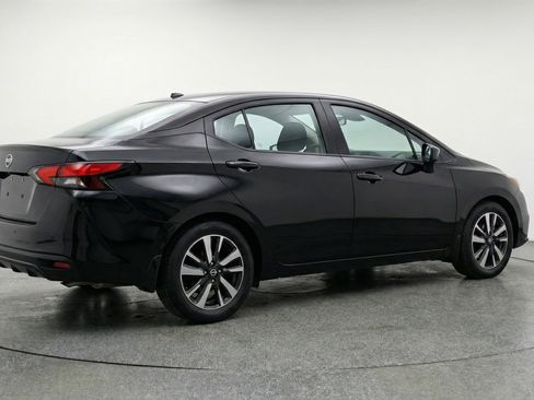 Used 2025 Nissan Versa SV image 9