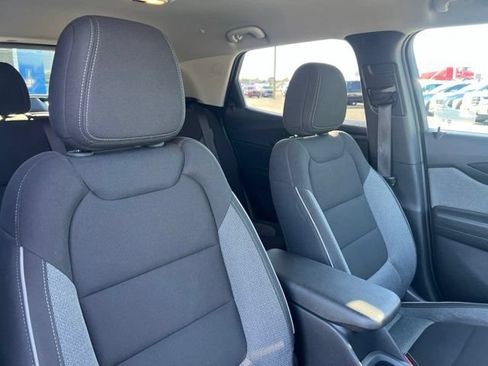 Used 2025 Chevrolet TrailBlazer LT AWD/4WD image 28
