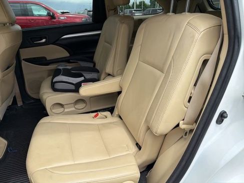 Used 2018 Toyota Highlander XLE image 6