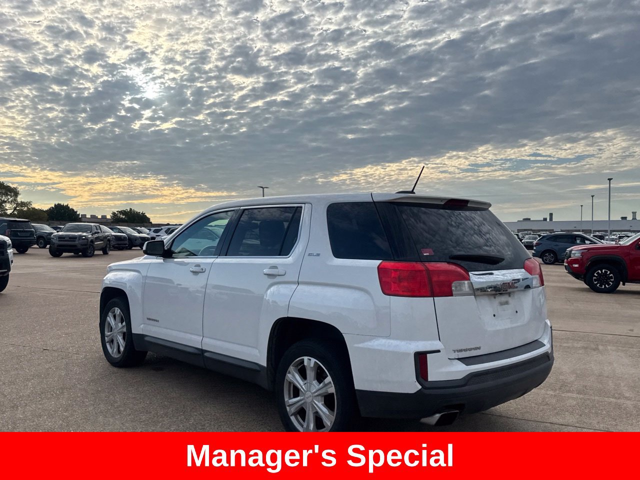 Used 2017 GMC Terrain SLE FWD image 16