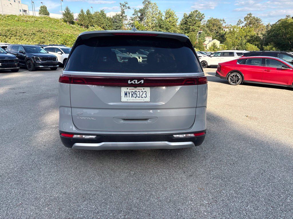 Certified 2024 Kia Carnival EX FWD image 6