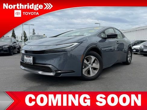 Used 2026 Toyota Prius XLE FWD image 3