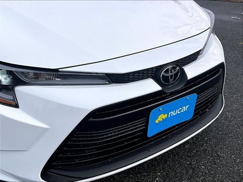 Used 2025 Toyota Corolla LE w/ LE Premium Package image 32