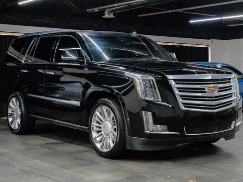 Used 2016 Cadillac Escalade Platinum image 9