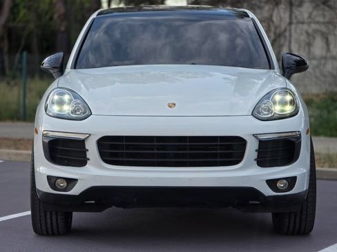 Used 2016 Porsche Cayenne AWD/4WD image 18