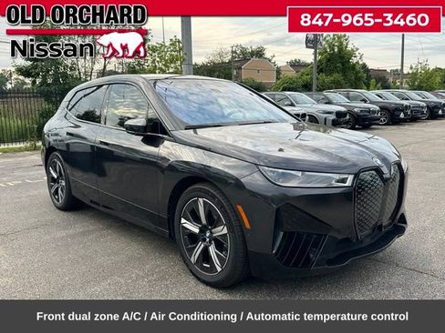 Used 2023 BMW iX xDrive50 w/ Premium Package AWD/4WD image 6