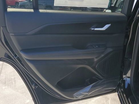 New 2025 Jeep Grand Cherokee L Altitude image 18