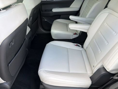Used 2025 Hyundai Santa Fe Calligraphy FWD image 15