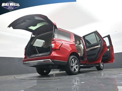 Used 2022 Ford Expedition XLT image 29