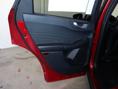 New 2026 Ford Escape SE image 37