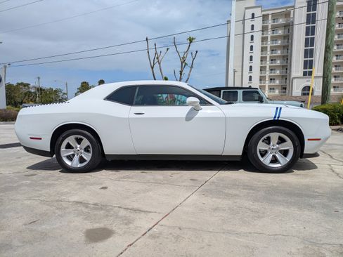 Used 2023 Dodge Challenger SXT RWD image 3