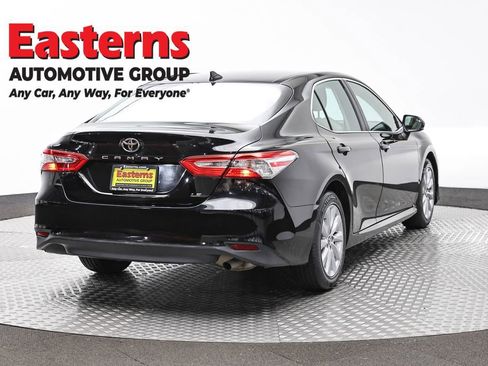 Used 2019 Toyota Camry LE FWD image 5