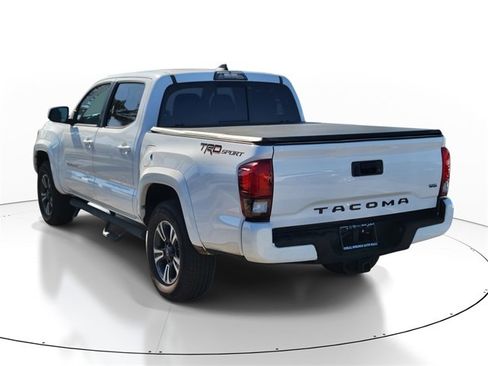 Used 2018 Toyota Tacoma SR5 image 3