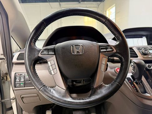 Used 2017 Honda Odyssey Touring image 11