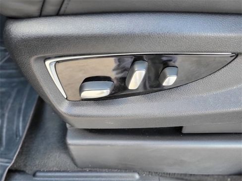 Used 2019 Cadillac Escalade ESV Premium Luxury image 20