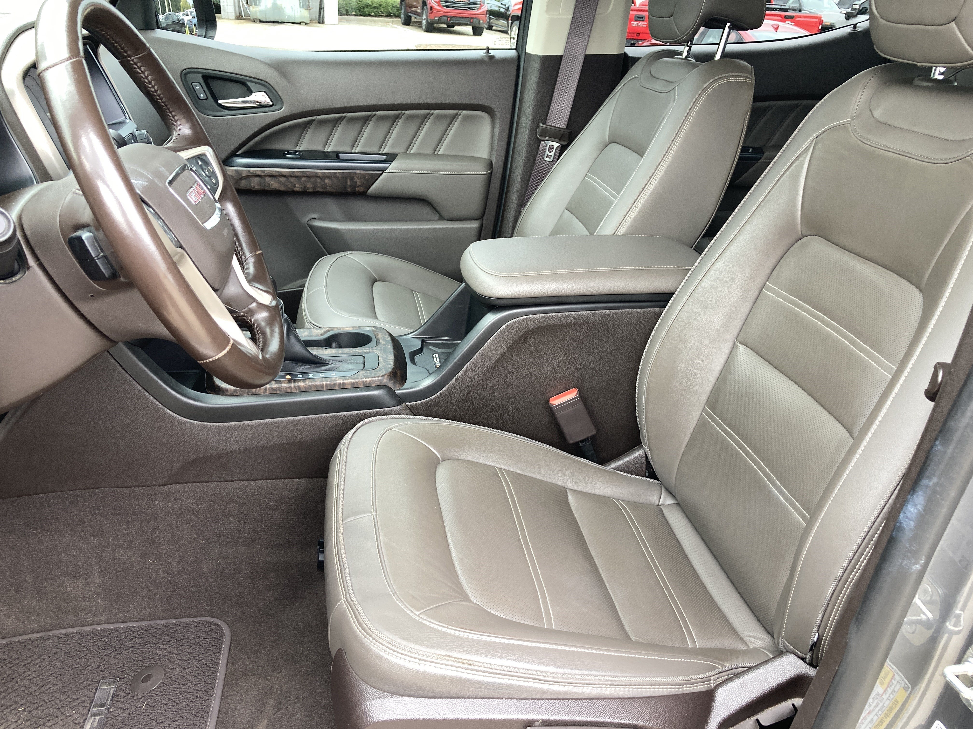 Used 2022 GMC Canyon Denali RWD image 11