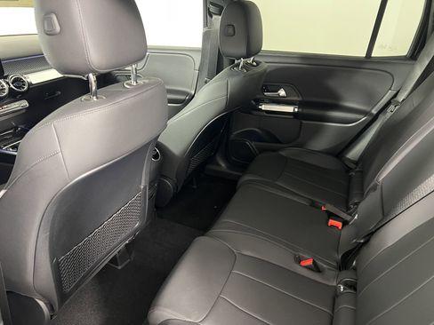 Used 2025 Mercedes-Benz GLB 250 4MATIC image 20