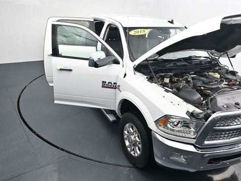 Used 2018 RAM 2500 Laramie AWD/4WD image 34