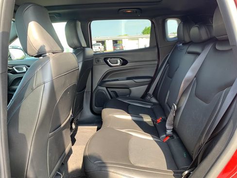 Used 2022 Jeep Compass High Altitude AWD/4WD image 18