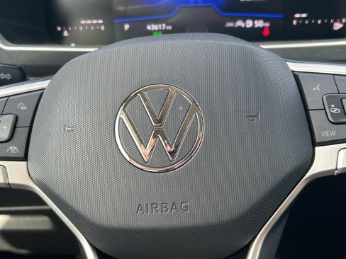 Used 2024 Volkswagen Tiguan Wolfsburg Edition FWD image 36