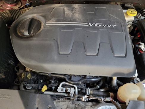 Used 2019 Jeep Cherokee Limited w/ Luxury Group AWD/4WD image 30