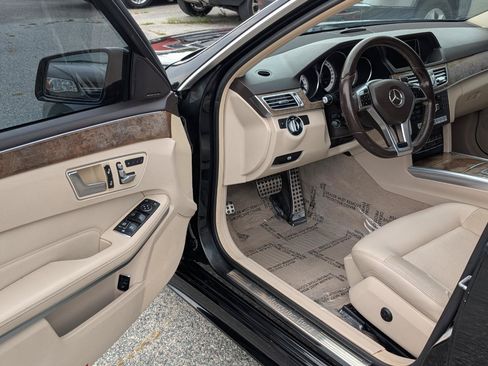 Used 2014 Mercedes-Benz E 350 Sedan image 16