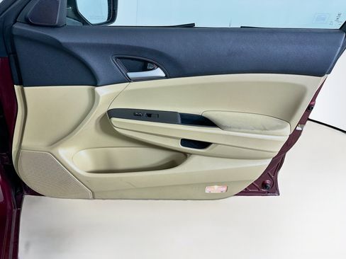 Used 2012 Honda Accord LX image 29