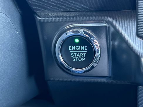 Used 2023 Ford F150 Platinum image 22