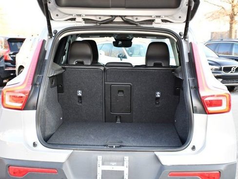 Certified 2025 Volvo XC40 B5 Core AWD/4WD image 24