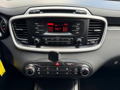 Used 2016 Kia Sorento L FWD image 20