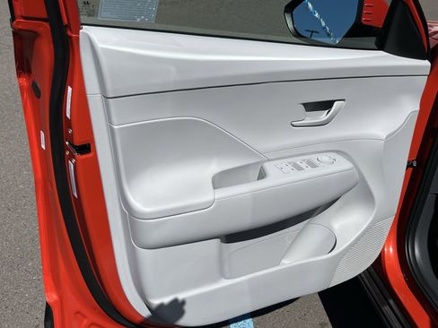 Certified 2025 Hyundai Kona SEL image 15