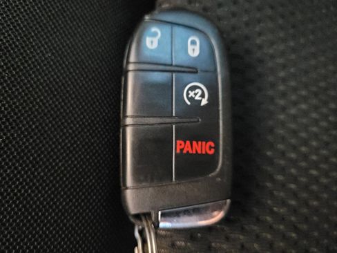 Used 2020 Jeep Renegade Altitude image 32