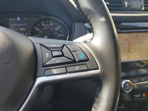 Used 2021 Nissan Rogue Sport SL w/ Premium Package image 21