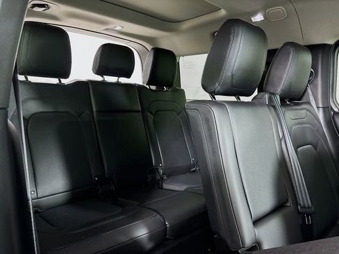 Used 2024 Land Rover Defender 130 S image 27