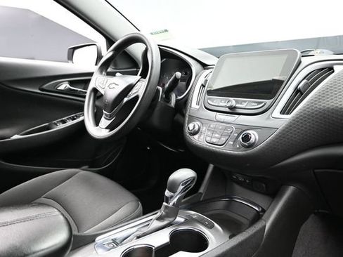 Used 2024 Chevrolet Malibu LT FWD image 15
