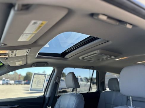 Used 2017 Honda Pilot Touring image 31