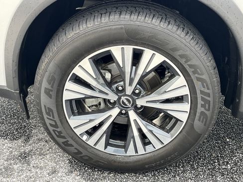 Certified 2022 Nissan Rogue SV image 28