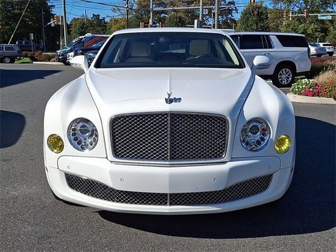 Used 2014 Bentley Mulsanne image 2