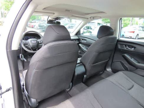 Used 2023 Honda Accord EX image 12