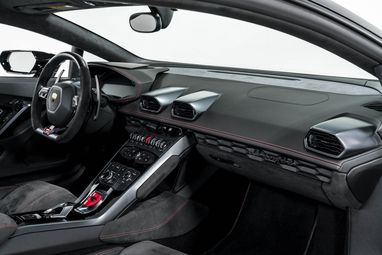 Used 2015 Lamborghini Huracan LP 610-4 AWD/4WD image 32