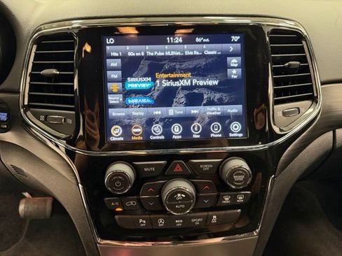 Used 2022 Jeep Grand Cherokee Laredo X AWD/4WD image 11