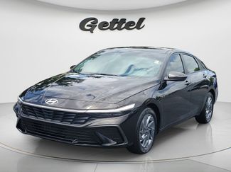 Used 2024 Hyundai Elantra Blue FWD video 1