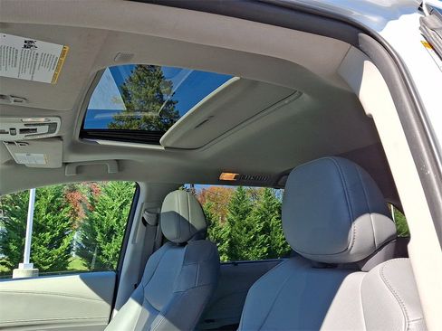 Certified 2024 Toyota Sienna XLE image 15