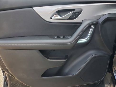 Used 2025 Chevrolet Blazer LT image 7